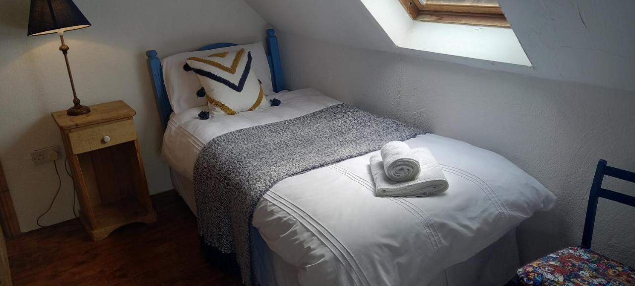 Cheerful Cottage Westport Luaran gambar